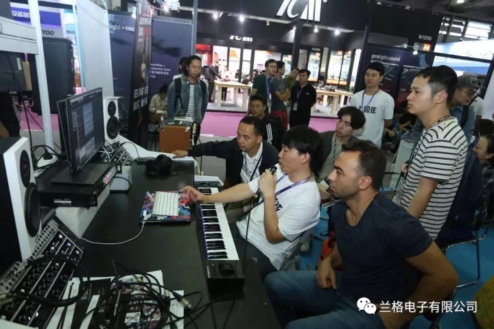 1534147414366529.jpg 001.webp.jpg